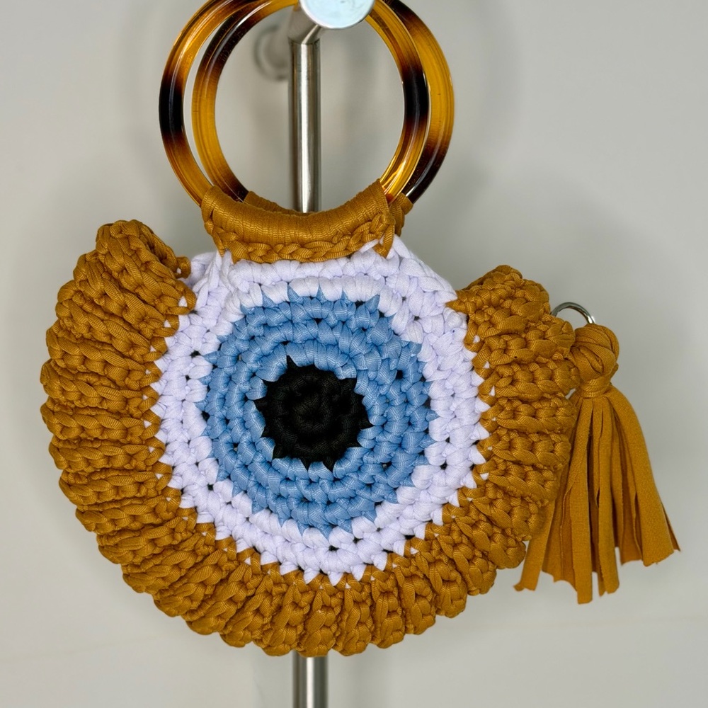 Handcrafted Crochet Bag with Tortoise Shell Handle - Picture 9 of 16